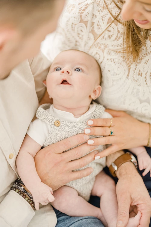 bonheur main sourire enfant événement